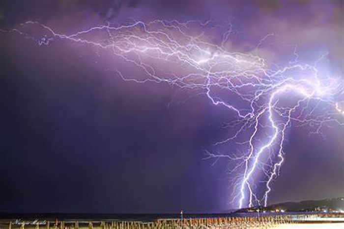 解密防雷檢測盒的奧秘:保護你的電子設備免受雷擊的利器